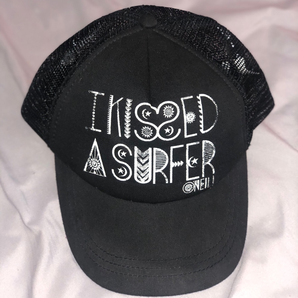 Cute mesh-back hat!